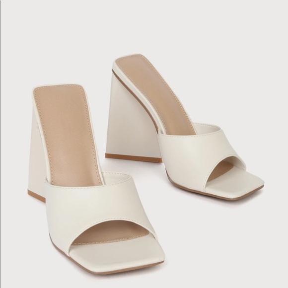 Niamh Off White Square Toe Triangular Block Heel Sandals - Picture 2 of 5